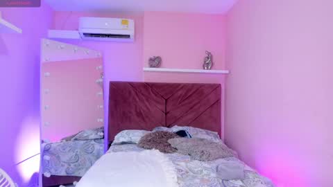 Luna online show from 22, 2, 2025