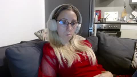 Snapshot of barelylegalblondy chatting on 20, 7, 2026 Lena online show from 20, 7, 2026