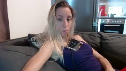 Snapshot of barelylegalblondy chatting on 21, 7, 2026 Lena online show from 21, 7, 2026