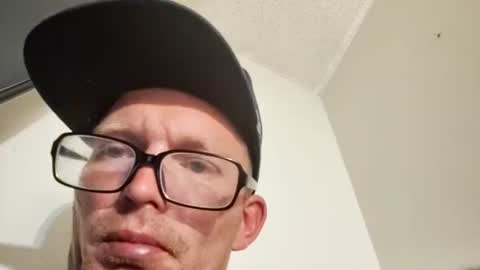 Snapshot of barniemay1 chatting on 8, 3, 2025 barniemay1 online show from 8, 3, 2025