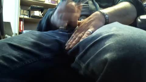 bartender3127 online show from 12, 3, 2025