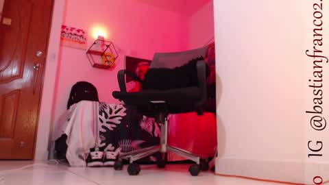 Bastian Independent Model online show from 7, 12, 2024