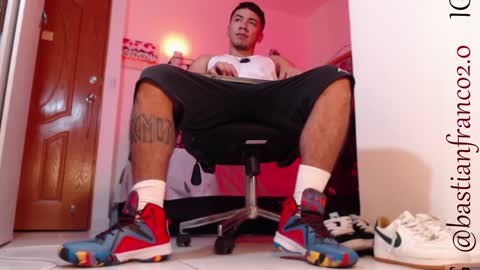 Bastian Independent Model online show from 17, 12, 2024