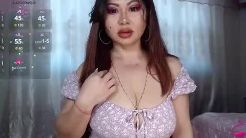 Snapshot of batari_giya chatting on 9, 10, 2025 Lara online show from 9, 10, 2025