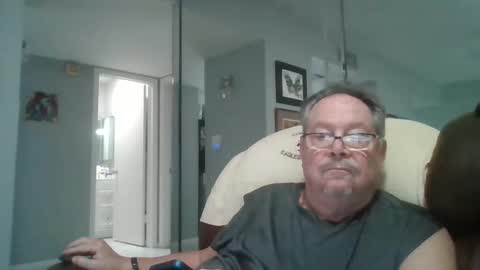 Snapshot of bbb1952 chatting on 29, 9, 2025 Single Grandpa in Florida. Love to C2C and have Fun Privately online show from 29, 9, 2025