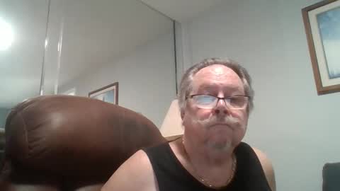 Snapshot of bbb1952 chatting on 19, 12, 2025 Single Grandpa in Florida. Love to C2C and have Fun Privately online show from 19, 12, 2025