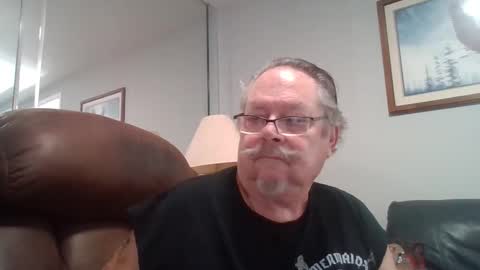 Snapshot of bbb1952 chatting on 8, 1, 2026 Single Grandpa in Florida. Love to C2C and have Fun Privately online show from 8, 1, 2026