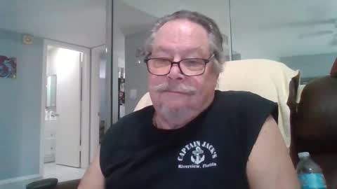 Snapshot of bbb1952 chatting on 13, 1, 2026 Single Grandpa in Florida. Love to C2C and have Fun Privately online show from 13, 1, 2026