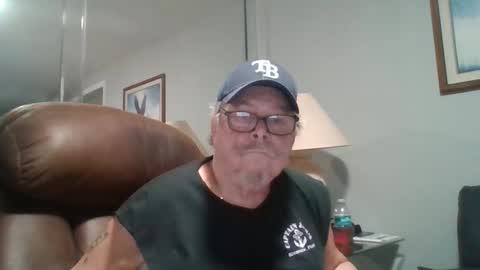 Snapshot of bbb1952 chatting on 28, 5, 2026 Single Grandpa in Florida. Love to C2C and have Fun Privately online show from 28, 5, 2026