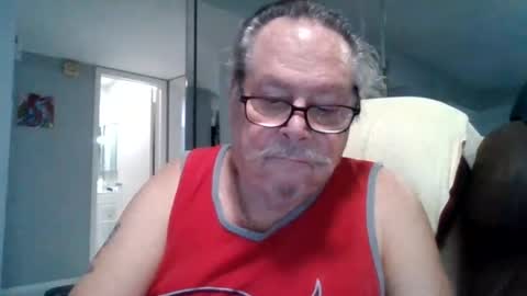 Snapshot of bbb1952 chatting on 25, 6, 2026 Single Grandpa in Florida. Love to C2C and have Fun Privately online show from 25, 6, 2026