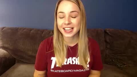 Snapshot of bbgirlnextdoor chatting on 17, 11, 2025 bbgirlnextdoor online show from 17, 11, 2025