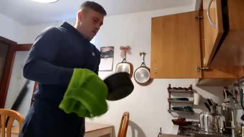 BB Namelezz online show from 28, 10, 2025