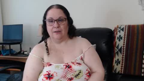 Snapshot of bbwmilfforcamfun chatting on 2, 3, 2026 Julie online show from 2, 3, 2026