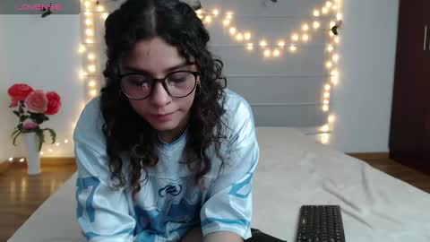 Sara  Juan online show from 5, 6, 2026