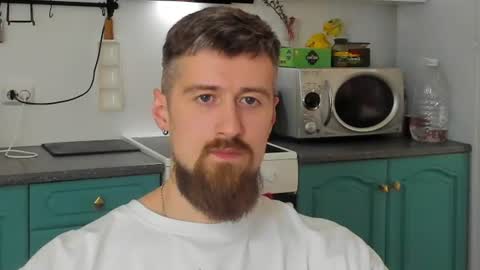 Snapshot of bearded_legend chatting on 25, 6, 2026 Zeus online show from 25, 6, 2026