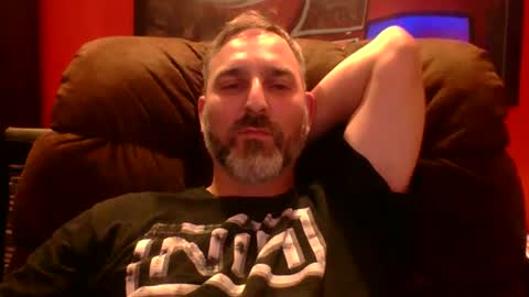 Snapshot of beardedambition chatting on 24, 9, 2025 beardedambition online show from 24, 9, 2025