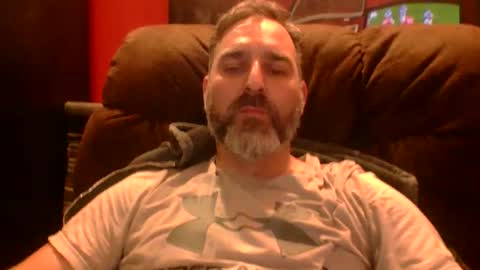Snapshot of beardedambition chatting on 13, 10, 2025 beardedambition online show from 13, 10, 2025