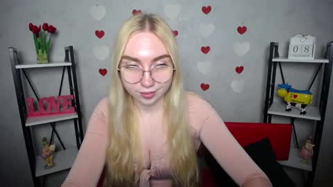 Snapshot of beatriceflyy chatting on 8, 12, 2024 BeatriceFlyy online show from 8, 12, 2024