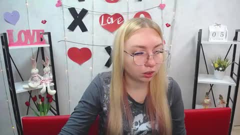 Snapshot of beatriceflyy chatting on 5, 10, 2025 BeatriceFlyy online show from 5, 10, 2025