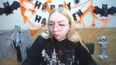 Snapshot of beatriceflyy chatting on 21, 10, 2025 BeatriceFlyy online show from 21, 10, 2025