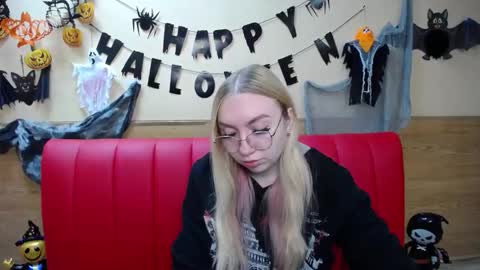 Snapshot of beatriceflyy chatting on 28, 10, 2025 BeatriceFlyy online show from 28, 10, 2025