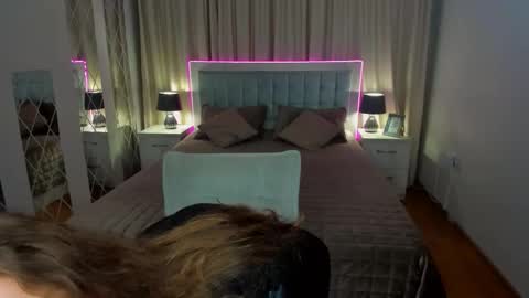 BeatriceWild online show from 16, 11, 2025