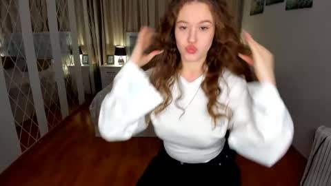 BeatriceWild online show from 15, 4, 2026