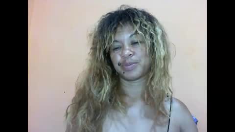 Snapshot of beaute_choco chatting on 14, 1, 2025 Eva online show from 14, 1, 2025