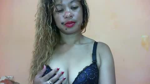 Snapshot of beaute_choco chatting on 28, 1, 2025 Eva online show from 28, 1, 2025