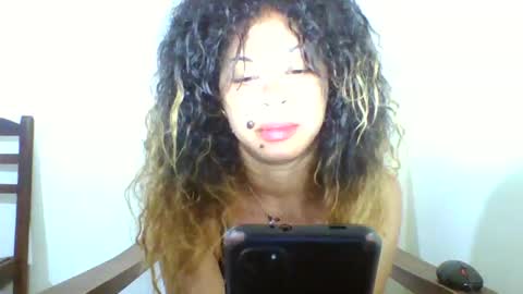 Snapshot of beaute_choco chatting on 22, 11, 2025 Eva online show from 22, 11, 2025