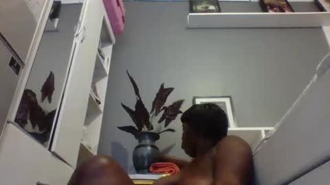 Snapshot of beautie699392 chatting on 12, 2, 2025 Lil stunner online show from 12, 2, 2025