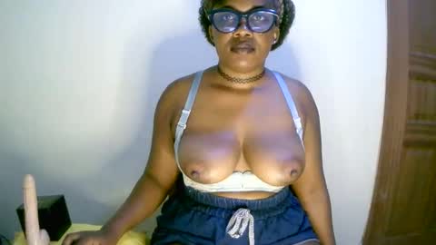 beautifulpeach2 online show from 22, 1, 2025