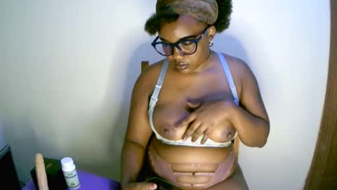 beautifulpeach2 online show from 1, 2, 2025