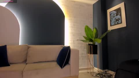 Am Becca online show from 9, 2, 2025