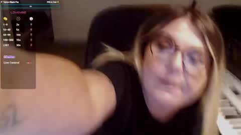 Becca Lubov online show from 21, 6, 2026
