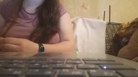 Snapshot of beckyanderson_ chatting on 8, 10, 2025 Becky online show from 8, 10, 2025