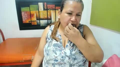 Snapshot of beckyummys chatting on 23, 2, 2025 beckyummys online show from 23, 2, 2025