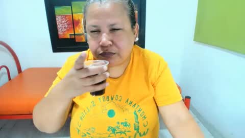 Snapshot of beckyummys chatting on 5, 3, 2025 beckyummys online show from 5, 3, 2025