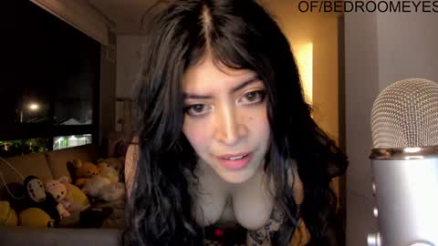 Snapshot of bedroomeyess chatting on 21, 1, 2025 Amber UwU IM MOVING AND IS CRAZY ILL BE BACK VERY SOON 3 MISS YA ALREADY online show from 21, 1, 2025