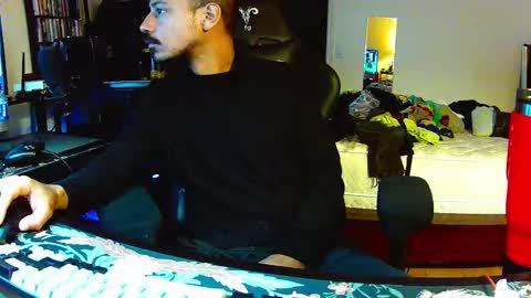 hungnheavy online show from 4, 10, 2025