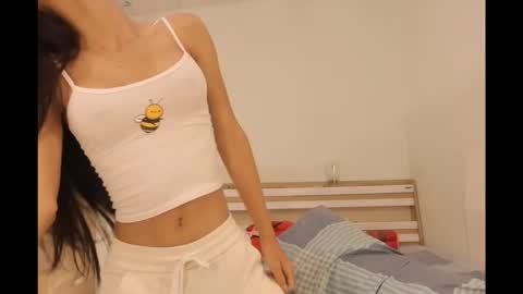 bee_thai online show from 3, 10, 2025