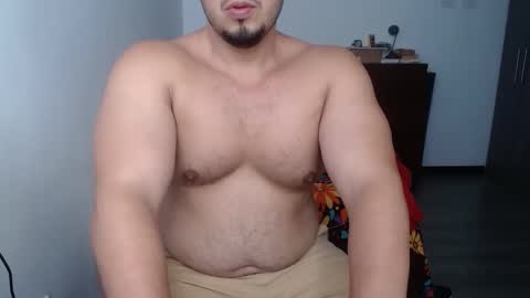 Snapshot of beefypecs_10 chatting on 16, 4, 2026 Criss2fer online show from 16, 4, 2026