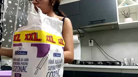 Snapshot of bela747741 chatting on 29, 12, 2024 kevin and Bella online show from 29, 12, 2024