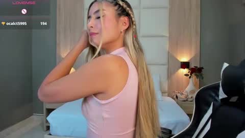 Snapshot of bella1207 chatting on 12, 3, 2025 Bella cam online show from 12, 3, 2025