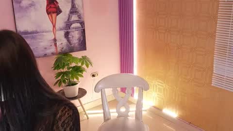 bella19   online show from 15, 10, 2025