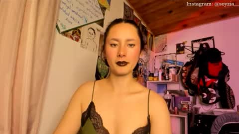 Snapshot of bella__w chatting on 29, 3, 2026 Zia online show from 29, 3, 2026