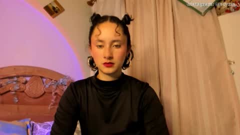 Snapshot of bella__w chatting on 28, 4, 2026 Zia online show from 28, 4, 2026