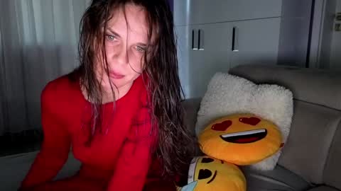 Alicia Belvedere online show from 16, 11, 2025