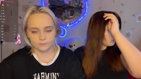 bella_and_alice online show from 4, 12, 2025