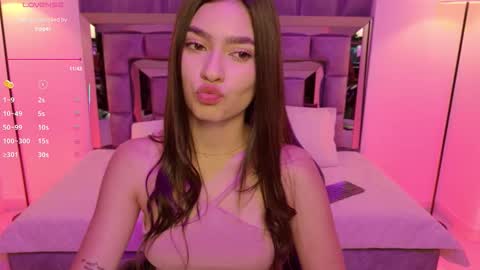 Snapshot of bella_clark2 chatting on 26, 11, 2025 Bella online show from 26, 11, 2025